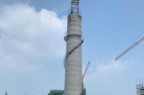 热烈祝贺江苏昊天承接的新河化工100米烟囱新建工程顺利竣工！
